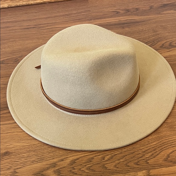 Wyeth Billie Hat in Taupe